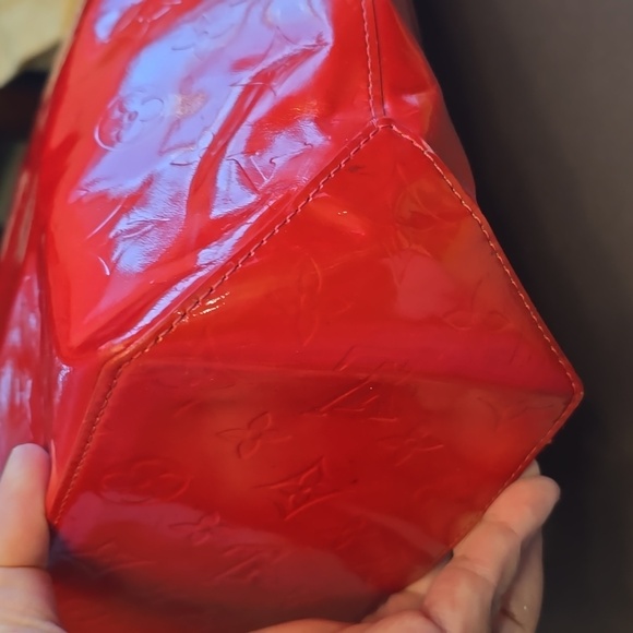 LOUIS VUITTON Vernis Red Tote bag - Picture 7 of 17